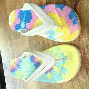 CROCS, Size 9 Flip-flops
